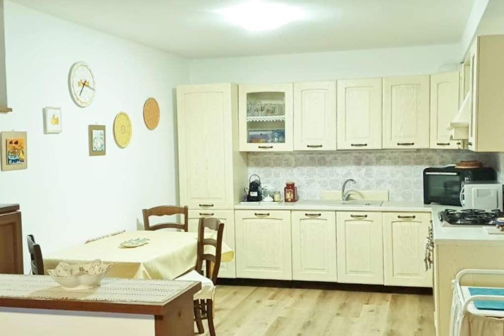 Brezza Marina - Appartamento In Villa Fronte Mare Триест Экстерьер фото