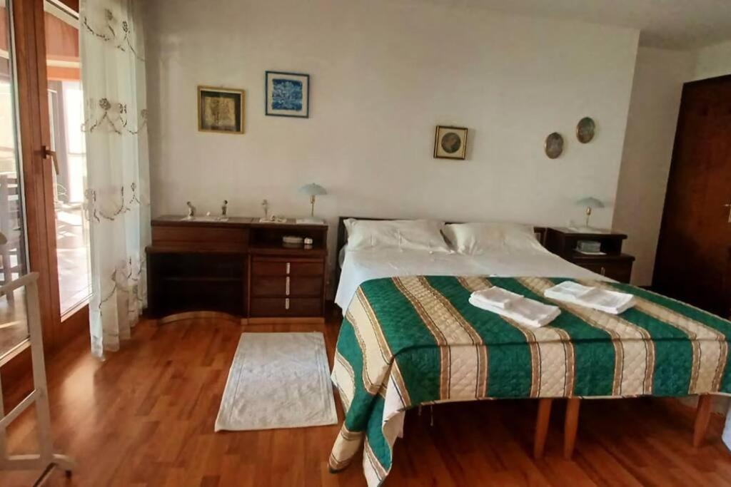 Brezza Marina - Appartamento In Villa Fronte Mare Триест Экстерьер фото