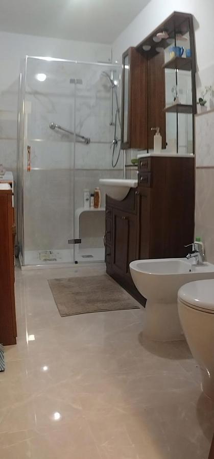 Brezza Marina - Appartamento In Villa Fronte Mare Триест Экстерьер фото